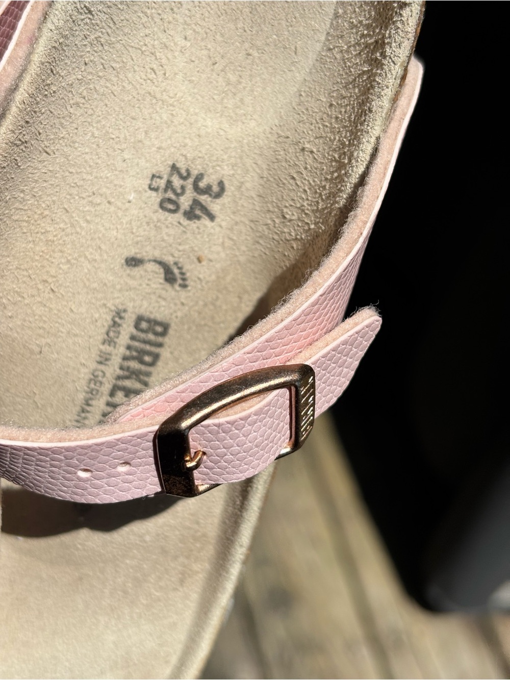 Birkenstock Gizeh Kids Rose Pink Sandals Size 34 Narrow Shiny Lizard Light - Picture 4 of 6